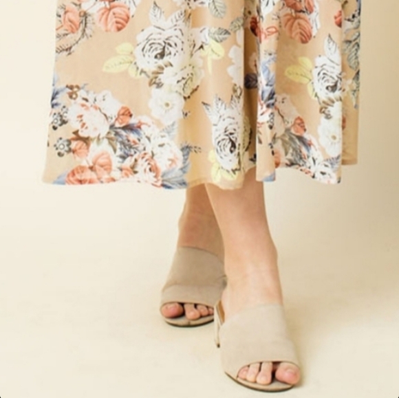 Floral Maxi Dress - Picture 4 of 5